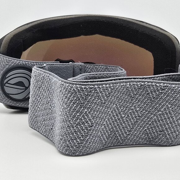 *SOLD* Wildhorn Outfitters Roca Black Frame Aurora Stealth Ice Blue Lens Goggles - Picture 4 of 8